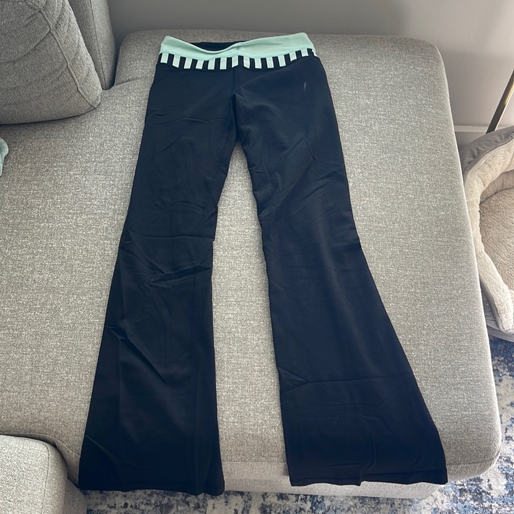 Lululemon yoga pants